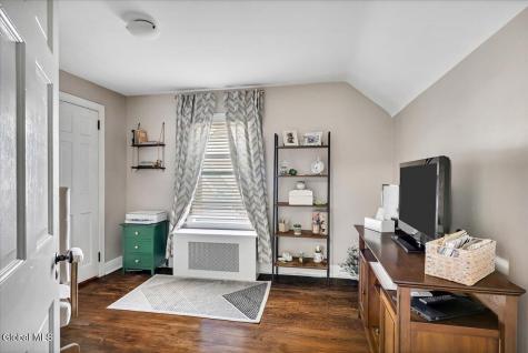 13 Van Buren Road Glenville NY 12302