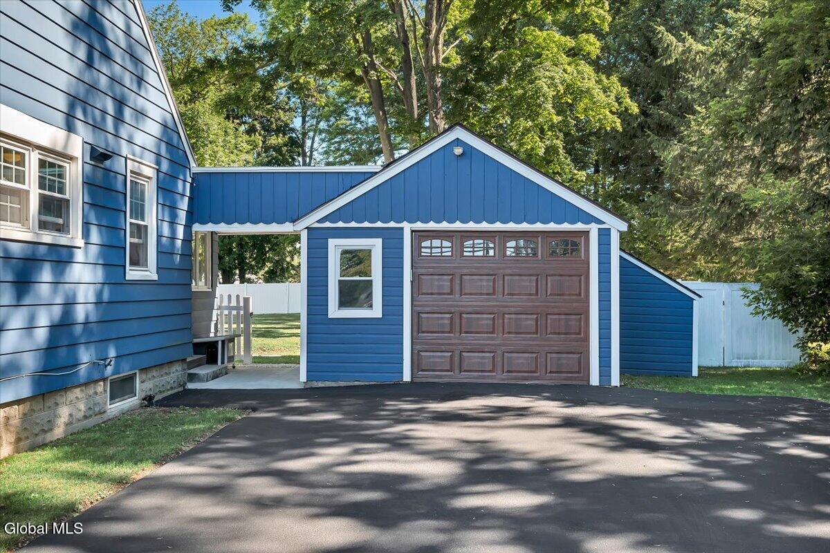 13 Van Buren Road Glenville NY 12302