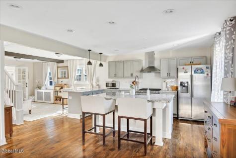 13 Van Buren Road Glenville NY 12302