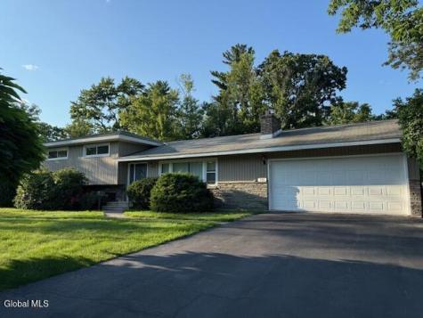 112 Glenhill Drive Schenectady NY 12302