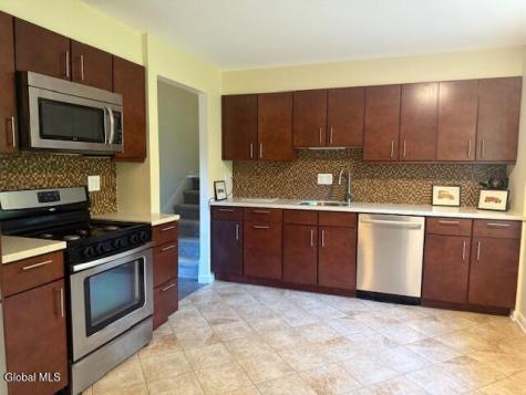 112 Glenhill Drive Schenectady NY 12302