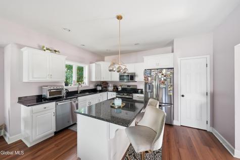 8 Ryan Court Clifton Park NY 12065