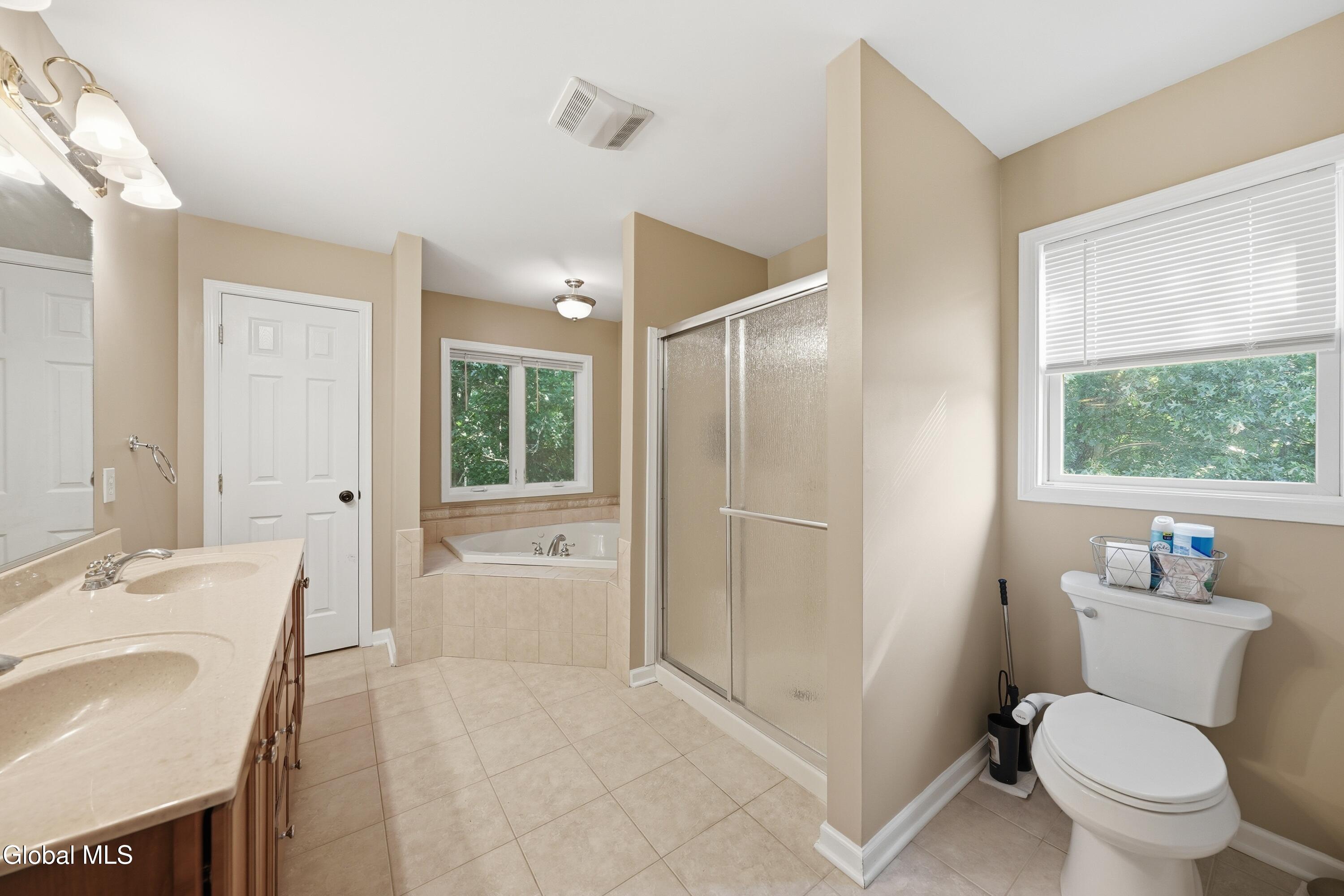 8 Ryan Court Clifton Park NY 12065