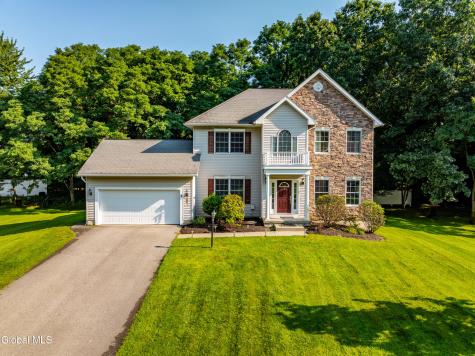 8 Ryan Court Clifton Park NY 12065