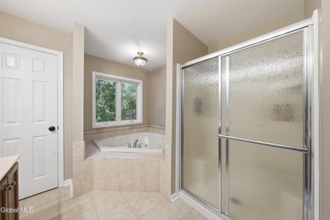 8 Ryan Court Clifton Park NY 12065