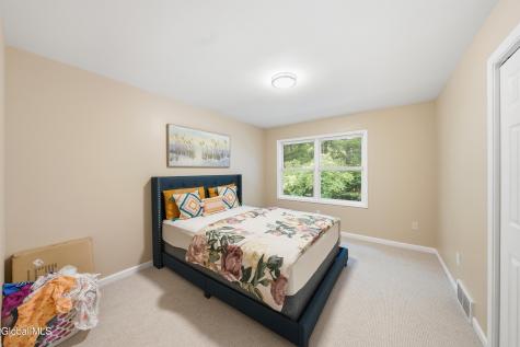 8 Ryan Court Clifton Park NY 12065
