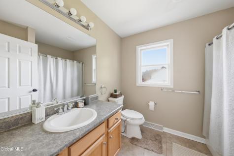 8 Ryan Court Clifton Park NY 12065