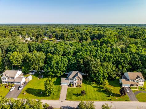 8 Ryan Court Clifton Park NY 12065