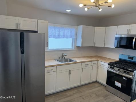 108 Old Peck Hill Road Gloversville NY 12078