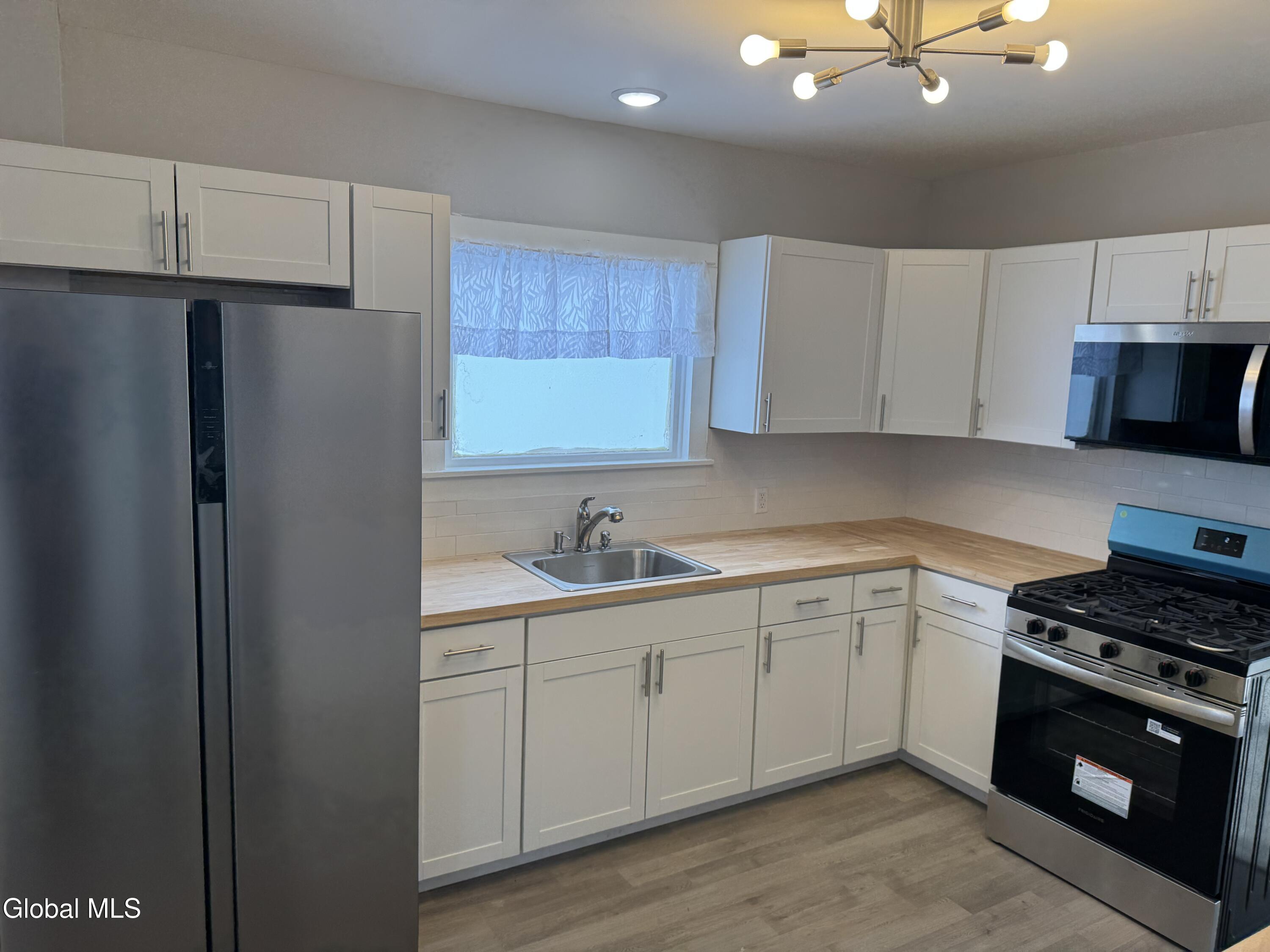 108 Old Peck Hill Road Gloversville NY 12078