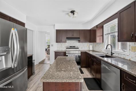 7 Huntington Parkway Ballston Lake NY 12019