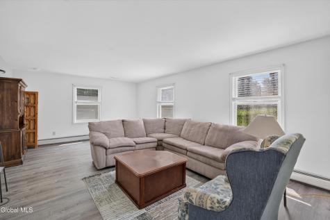 7 Huntington Parkway Ballston Lake NY 12019