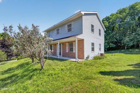 7 Huntington Parkway Ballston Lake NY 12019