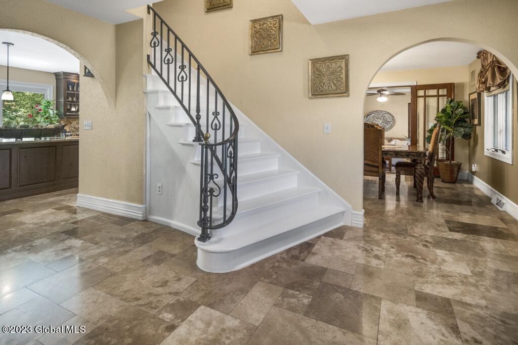 92 Macha Lane Wynantskill NY 12198