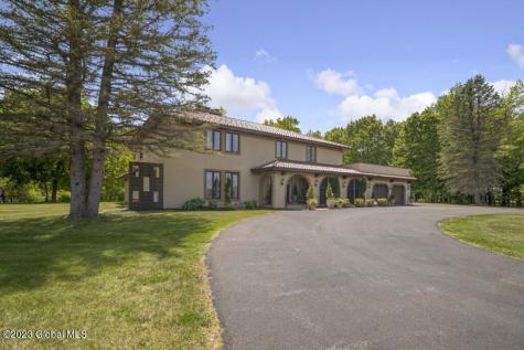 92 Macha Lane Wynantskill NY 12198