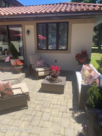 92 Macha Lane Wynantskill NY 12198