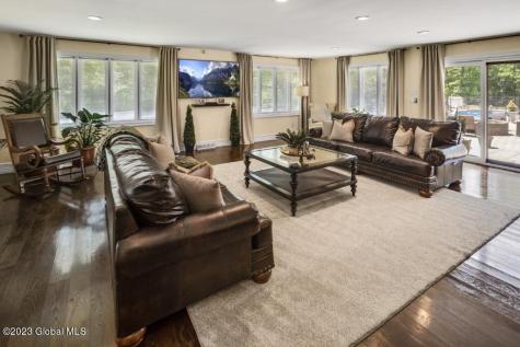92 Macha Lane Wynantskill NY 12198