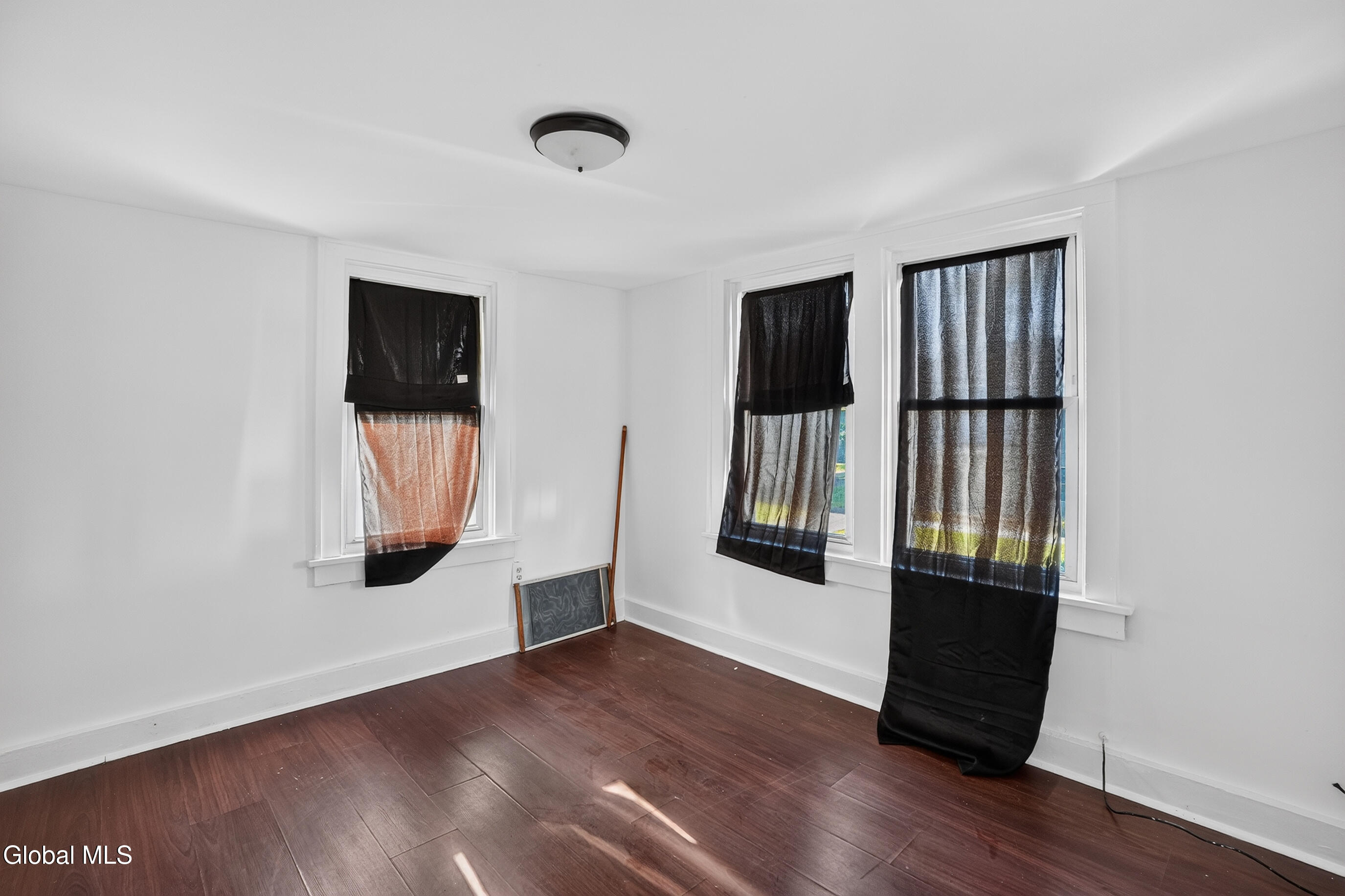 413 Summit Avenue Schenectady NY 12307