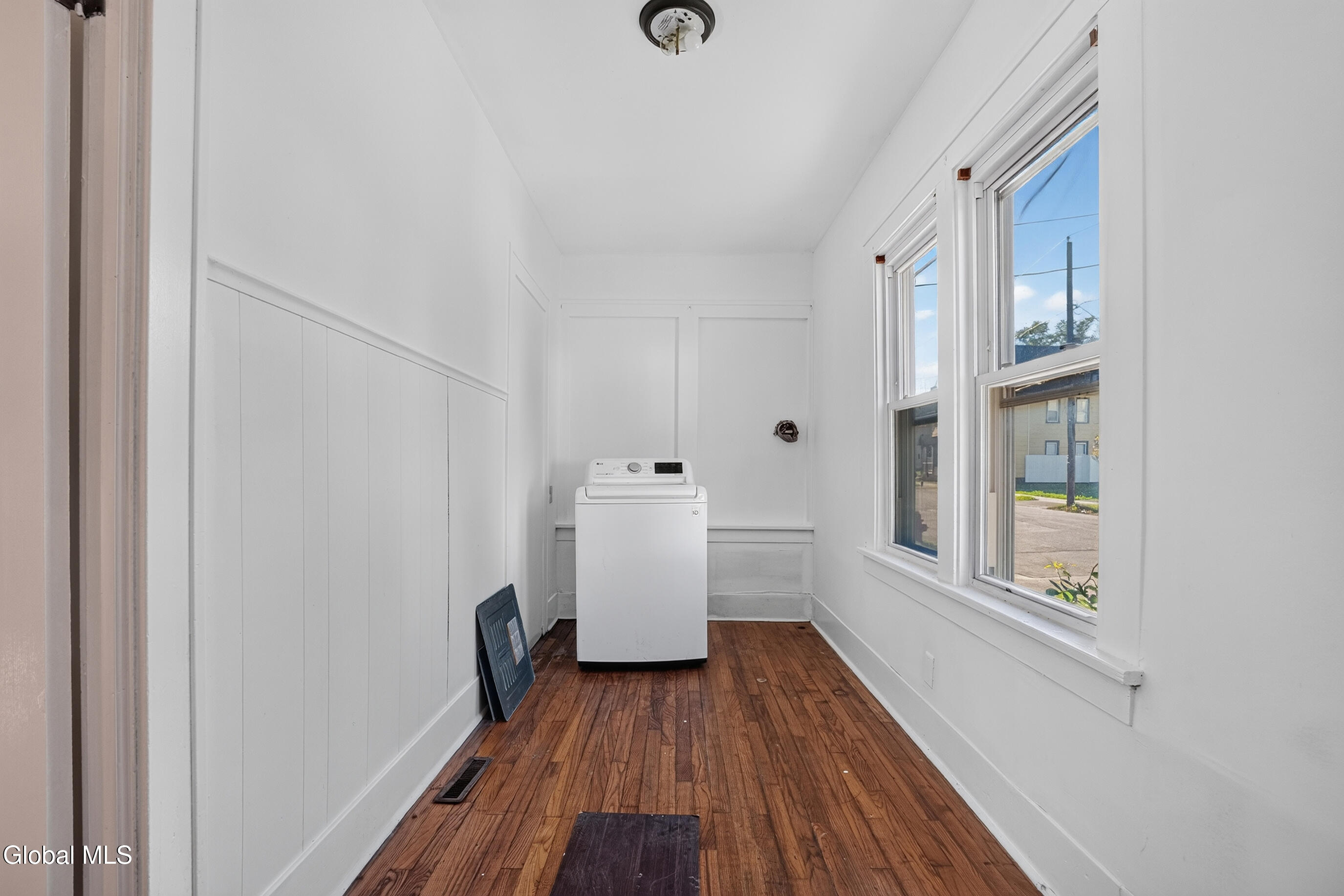 413 Summit Avenue Schenectady NY 12307