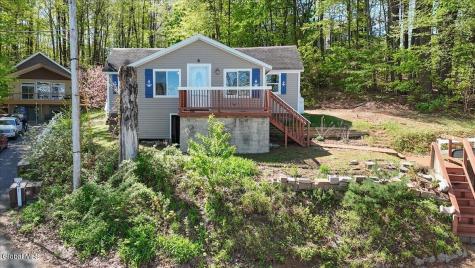 4 Aft Court Saratoga Springs NY 12866