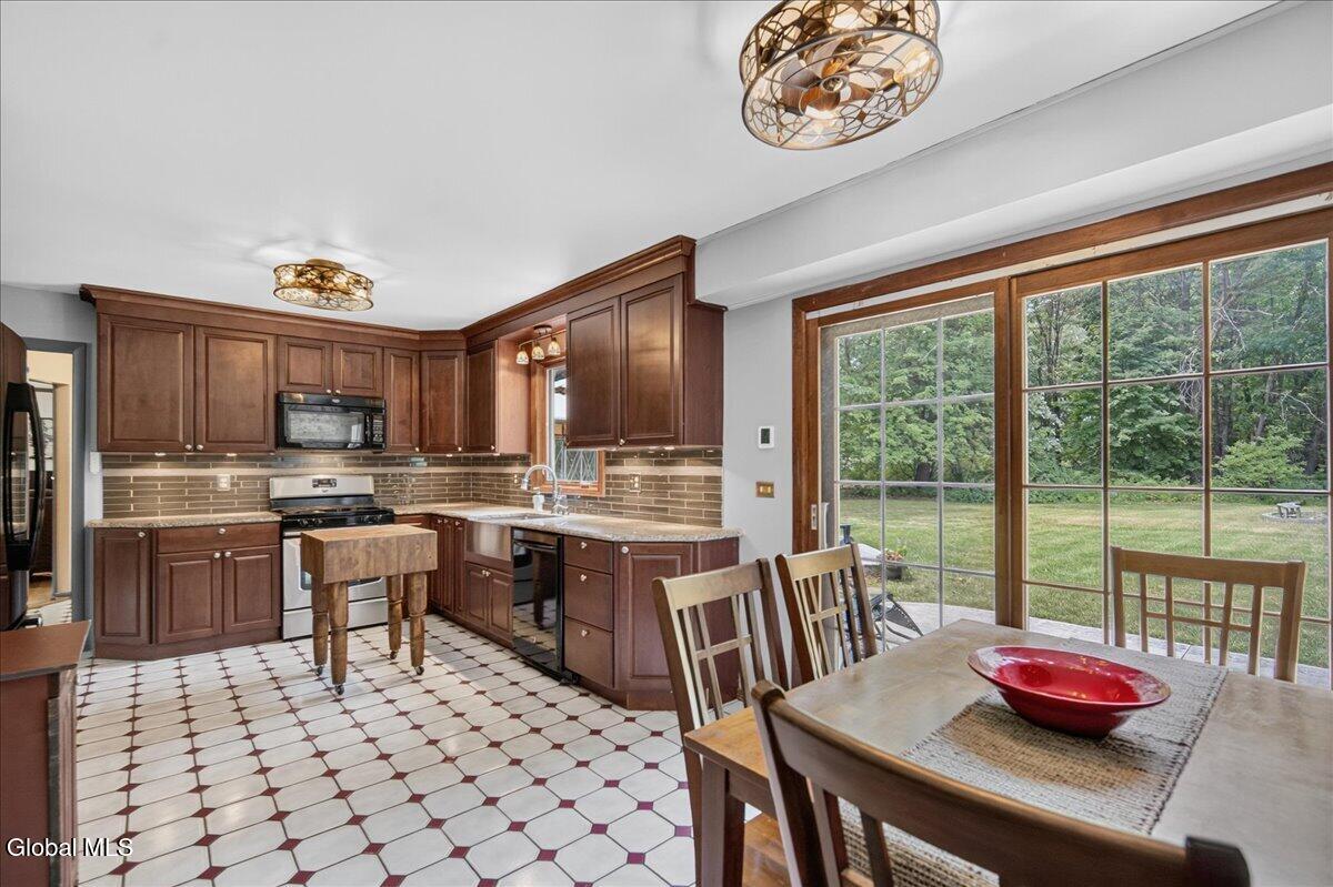 5 Thunderbird Drive Ballston Lake NY 12019