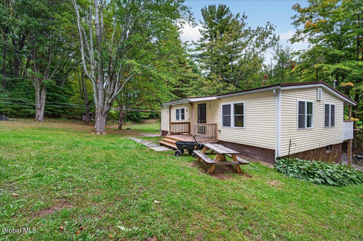 2 Bel Air Priv Drive Saratoga Springs NY 12866