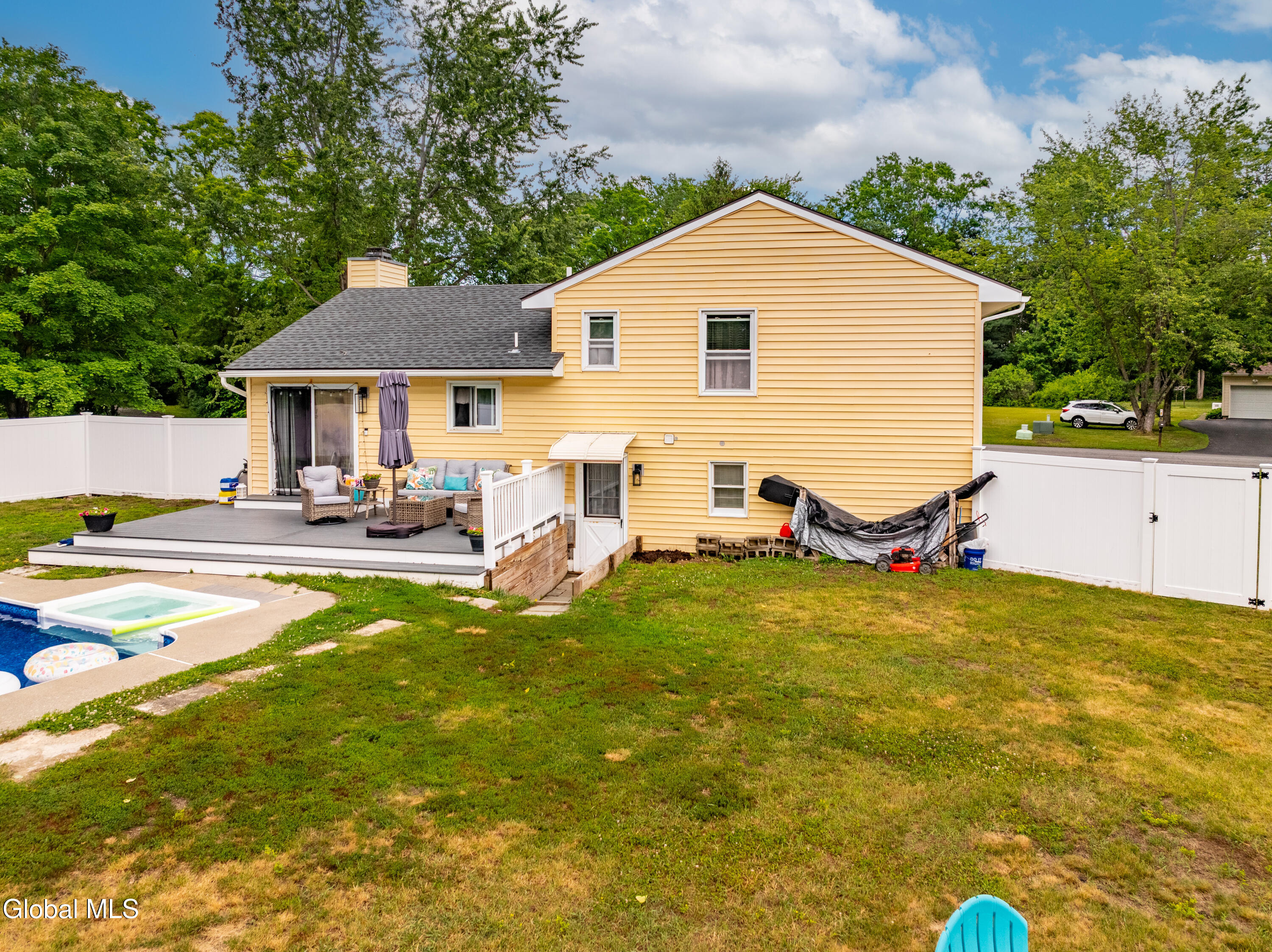 63 Rossman Circle Hudson NY 12534