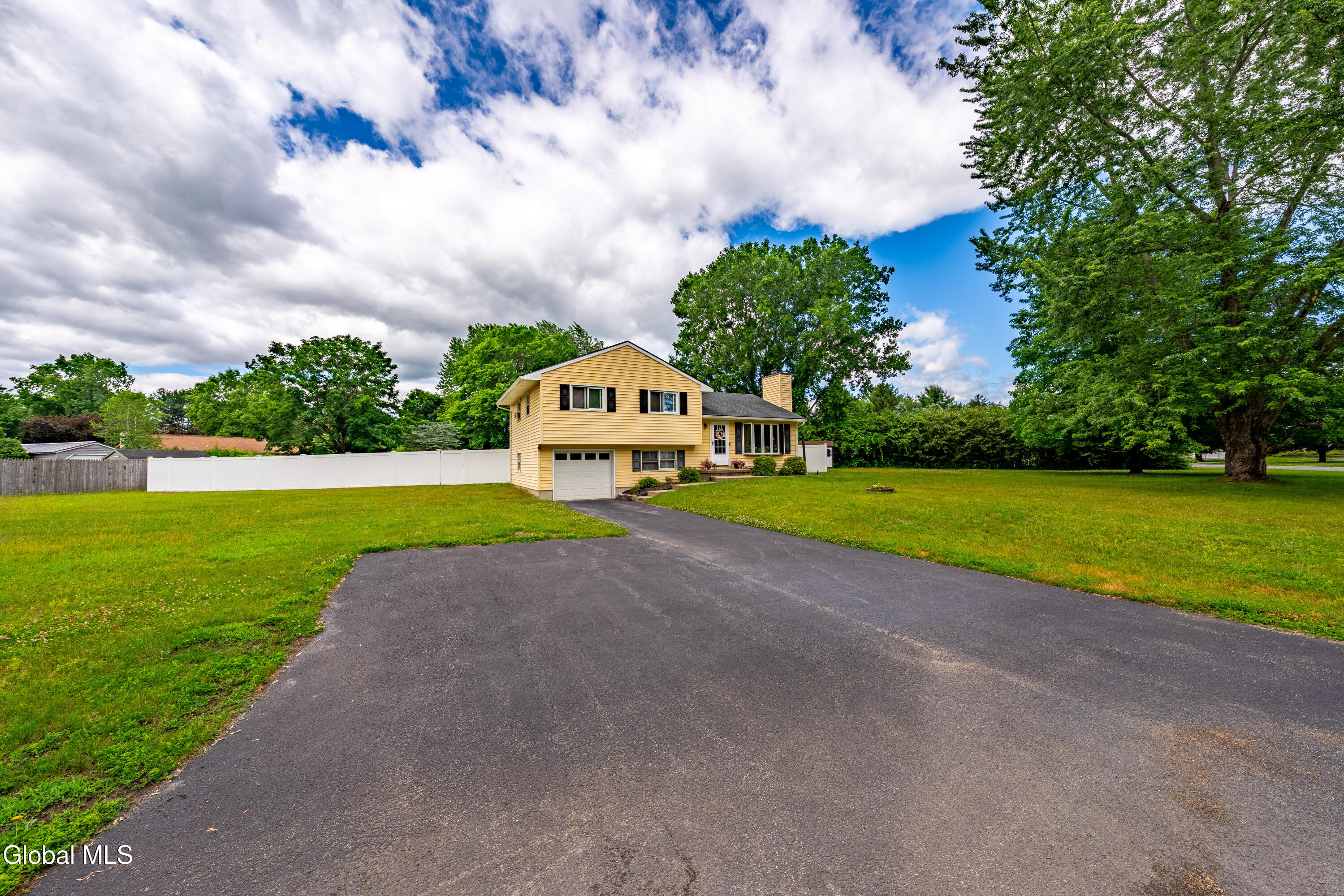 63 Rossman Circle Hudson NY 12534