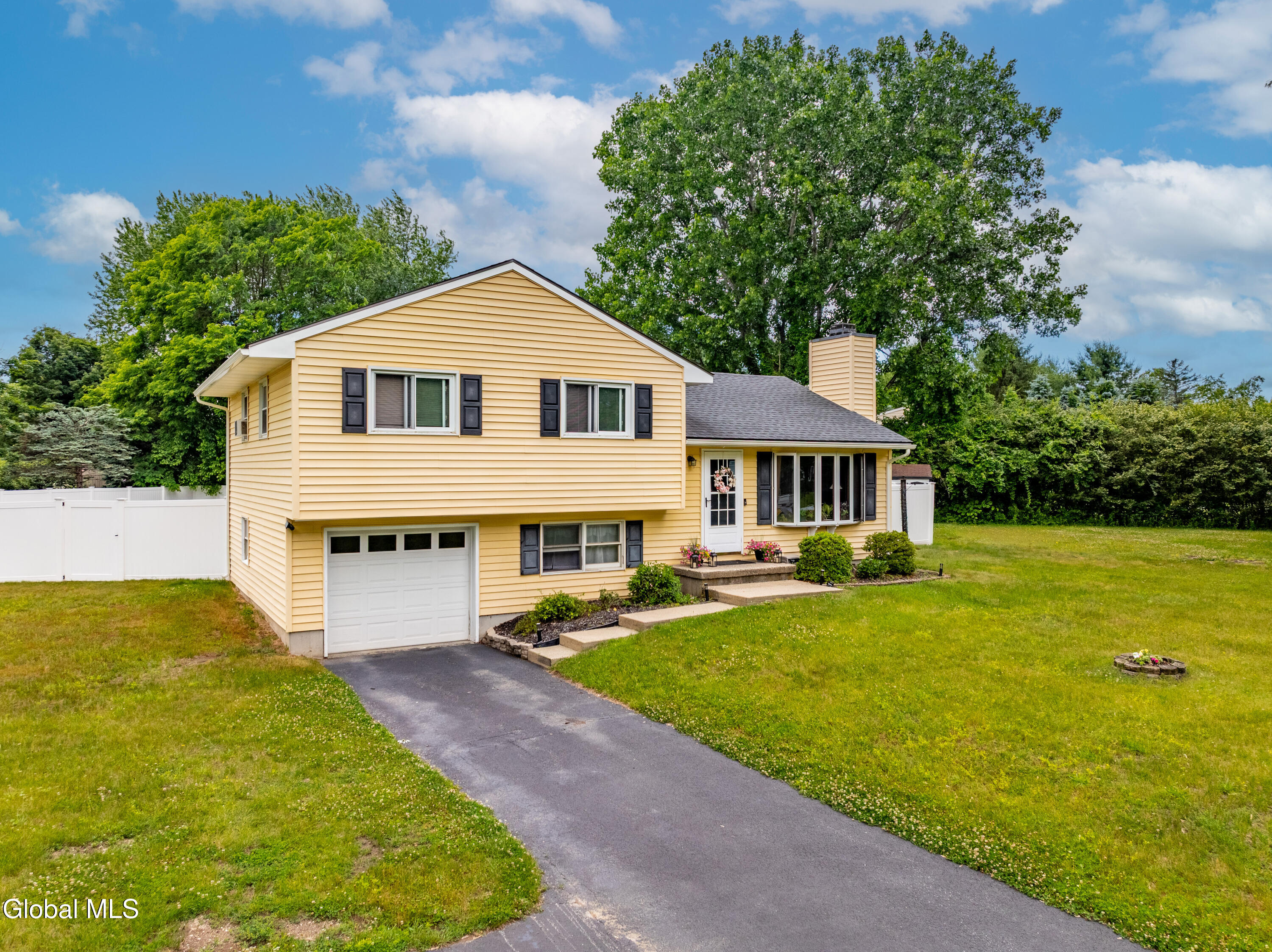 63 Rossman Circle Hudson NY 12534
