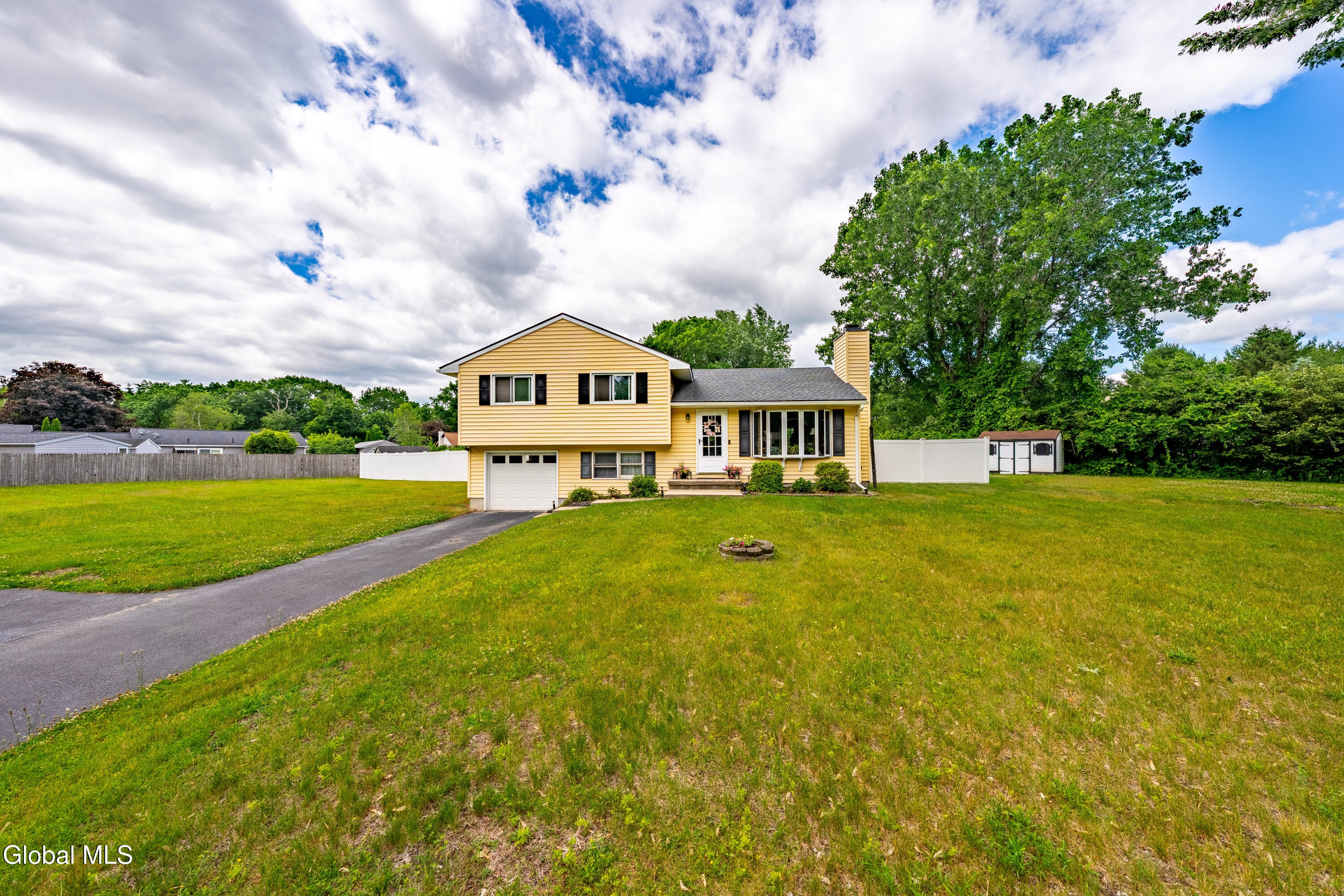63 Rossman Circle Hudson NY 12534