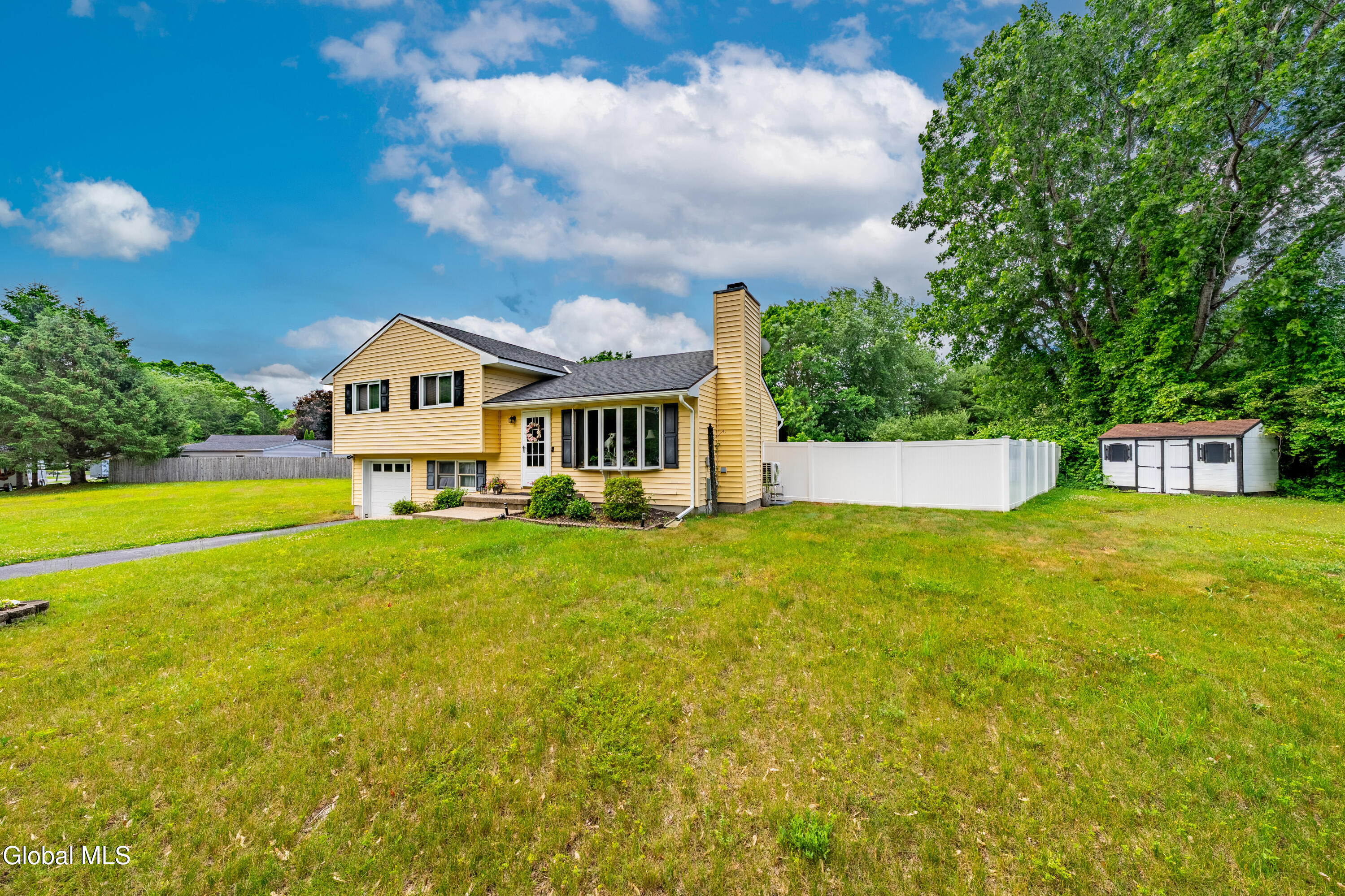 63 Rossman Circle Hudson NY 12534