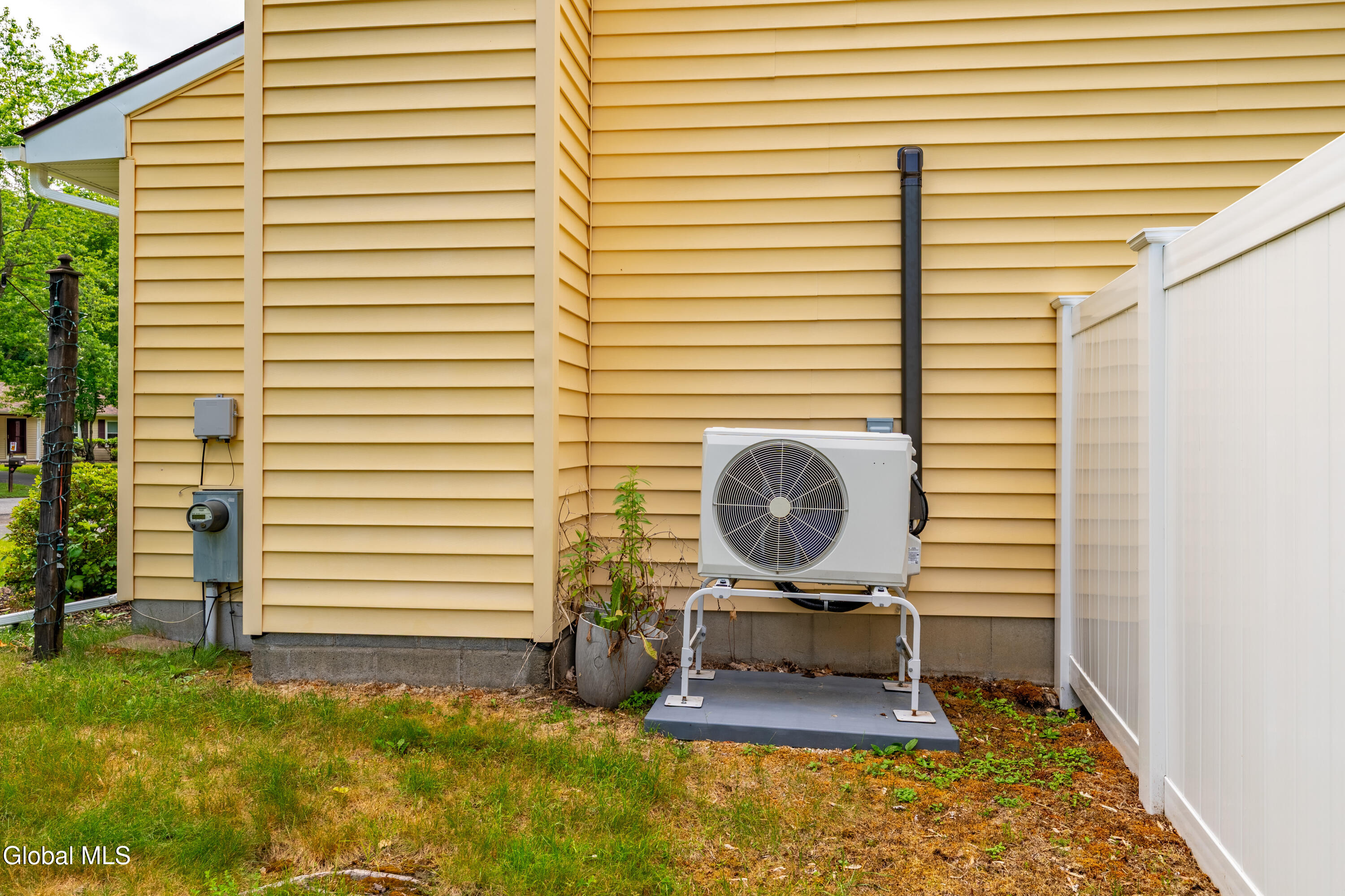 63 Rossman Circle Hudson NY 12534
