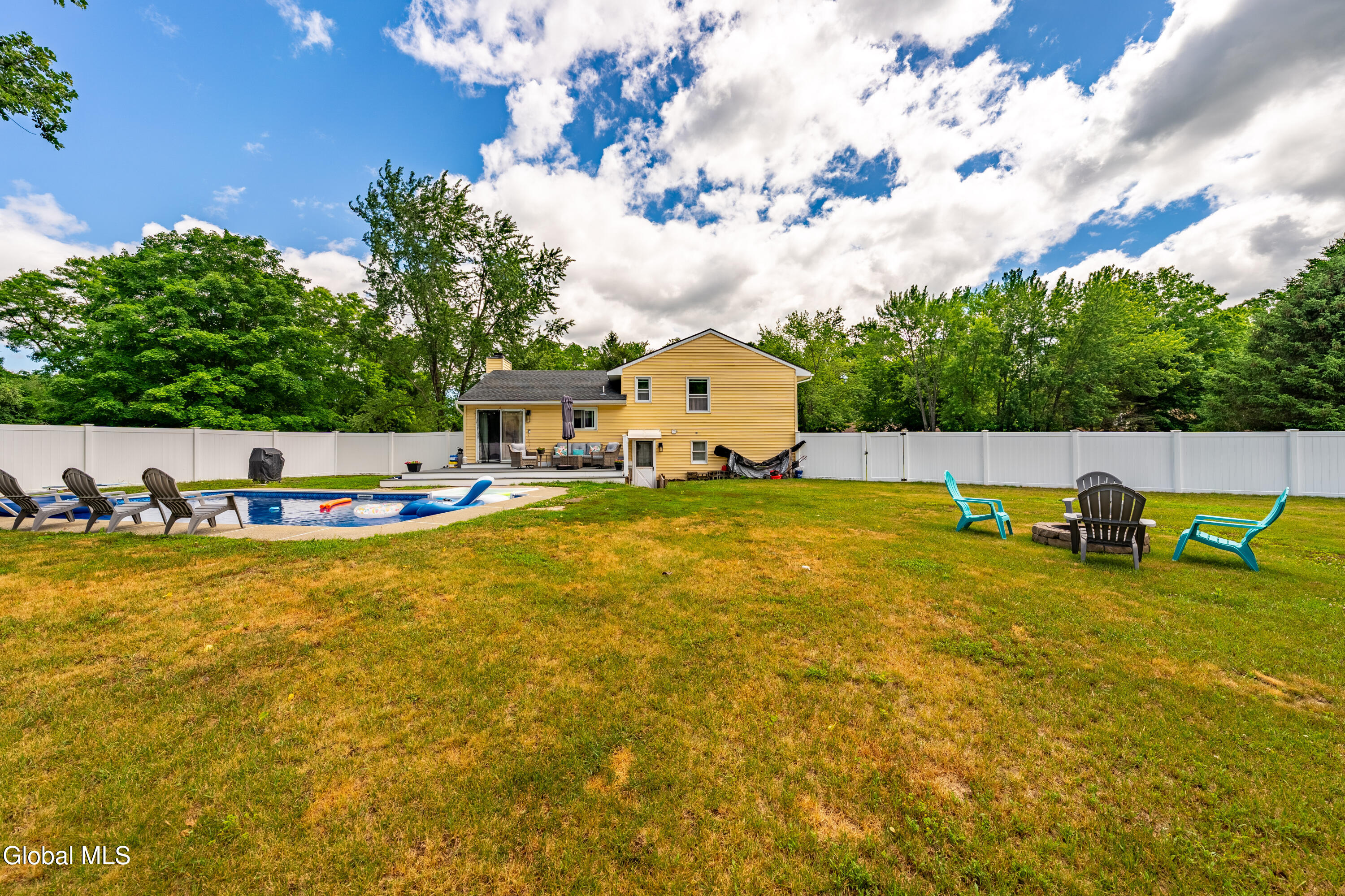 63 Rossman Circle Hudson NY 12534