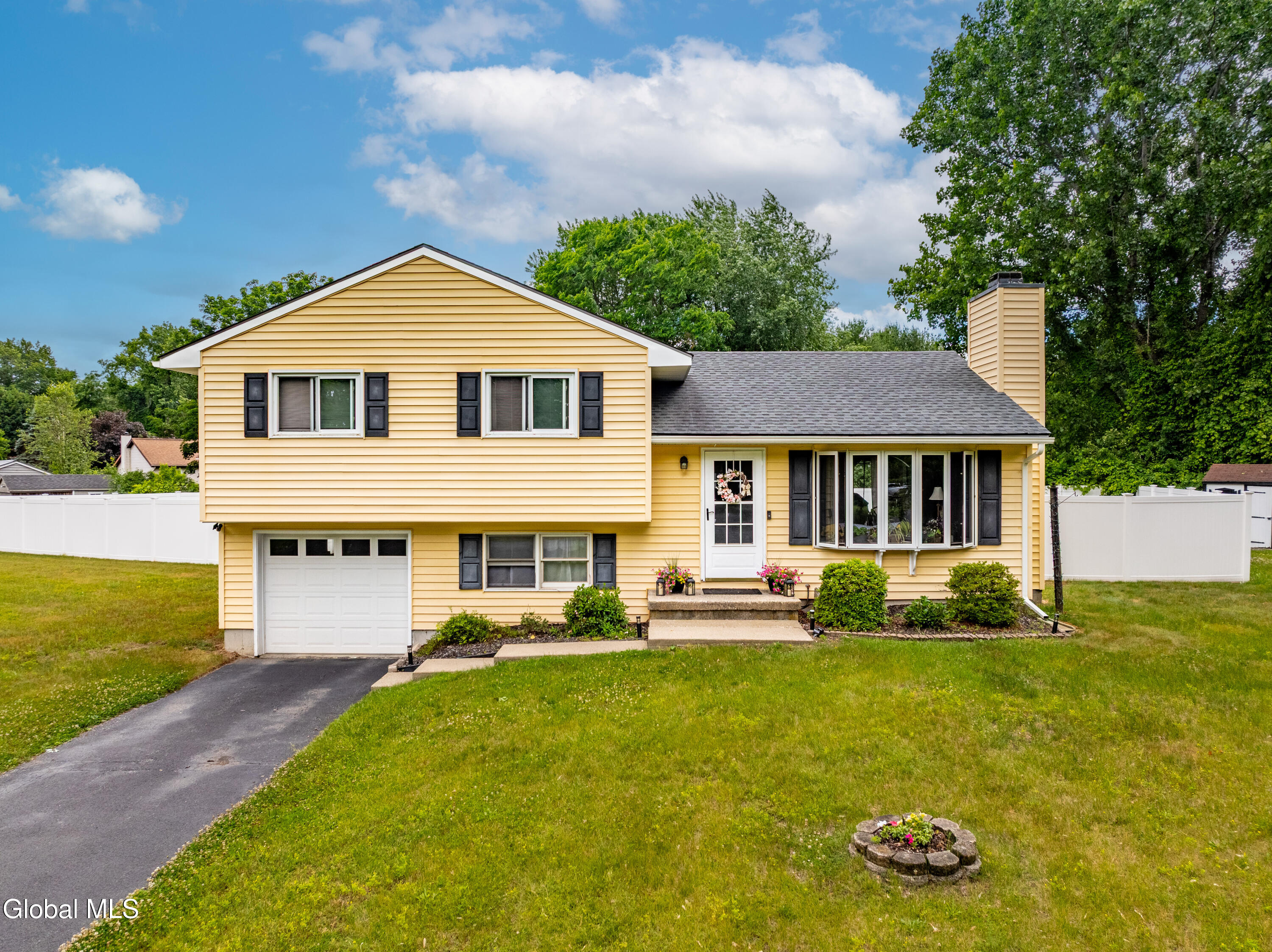 63 Rossman Circle Hudson NY 12534