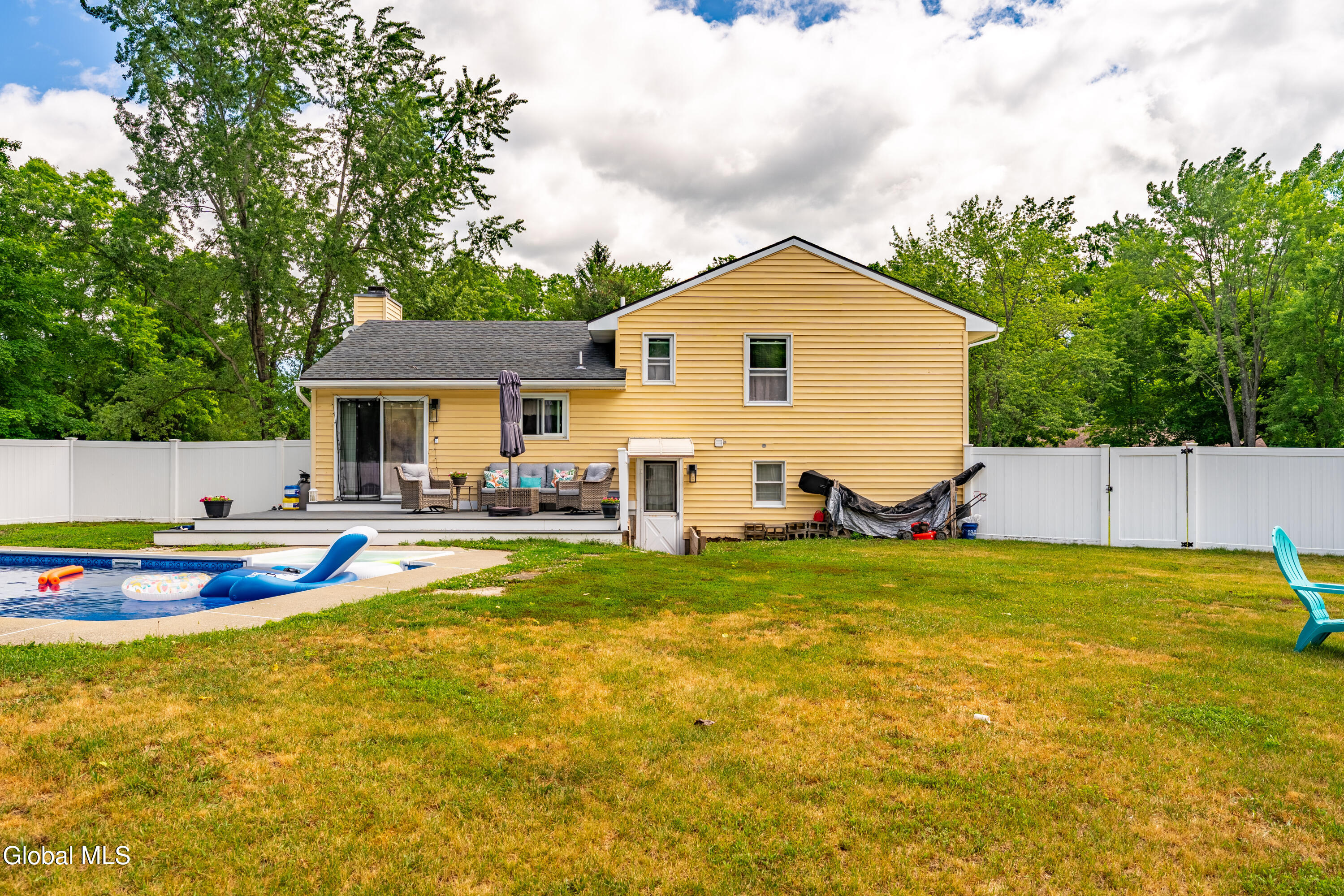 63 Rossman Circle Hudson NY 12534