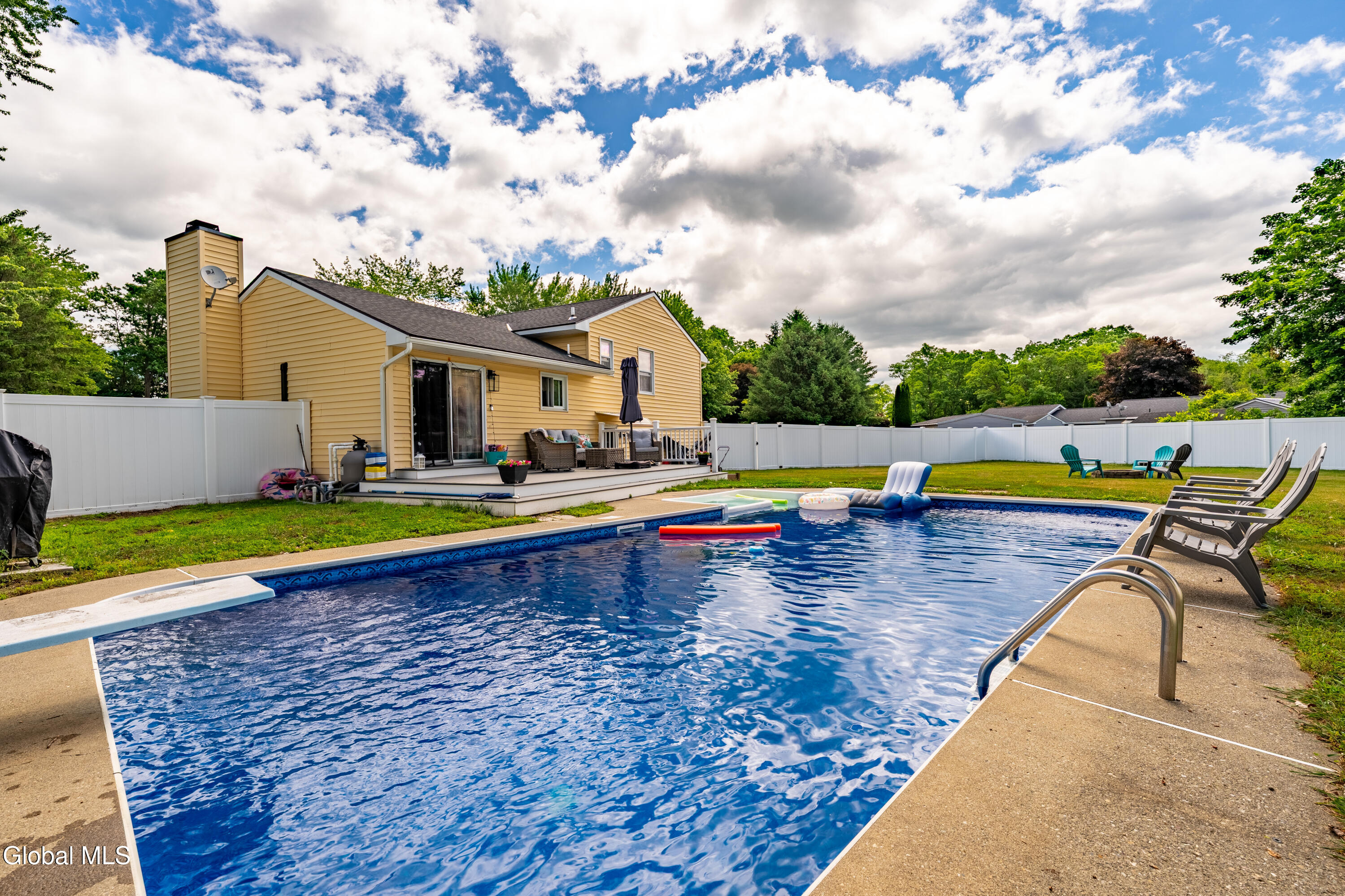 63 Rossman Circle Hudson NY 12534