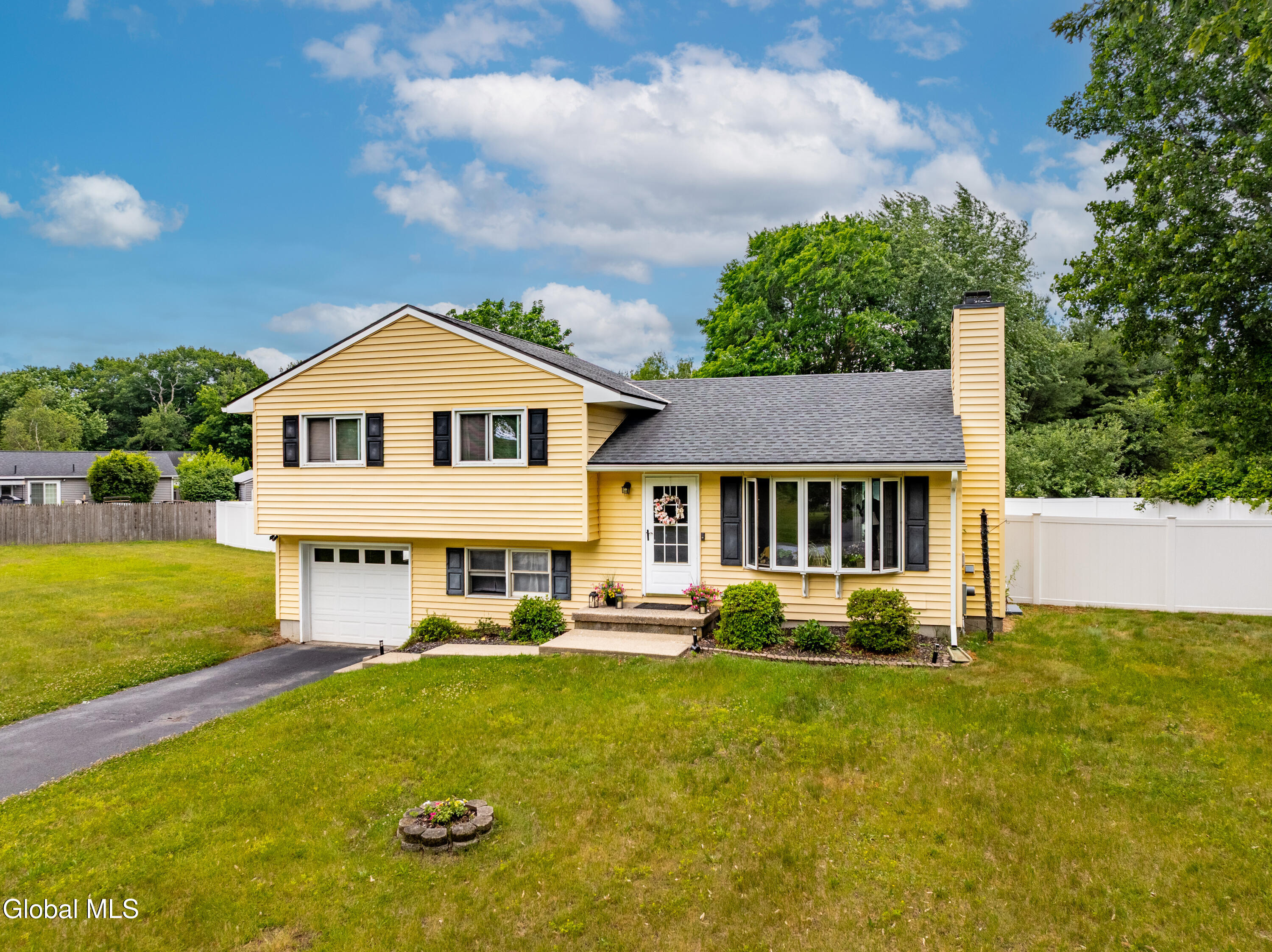 63 Rossman Circle Hudson NY 12534