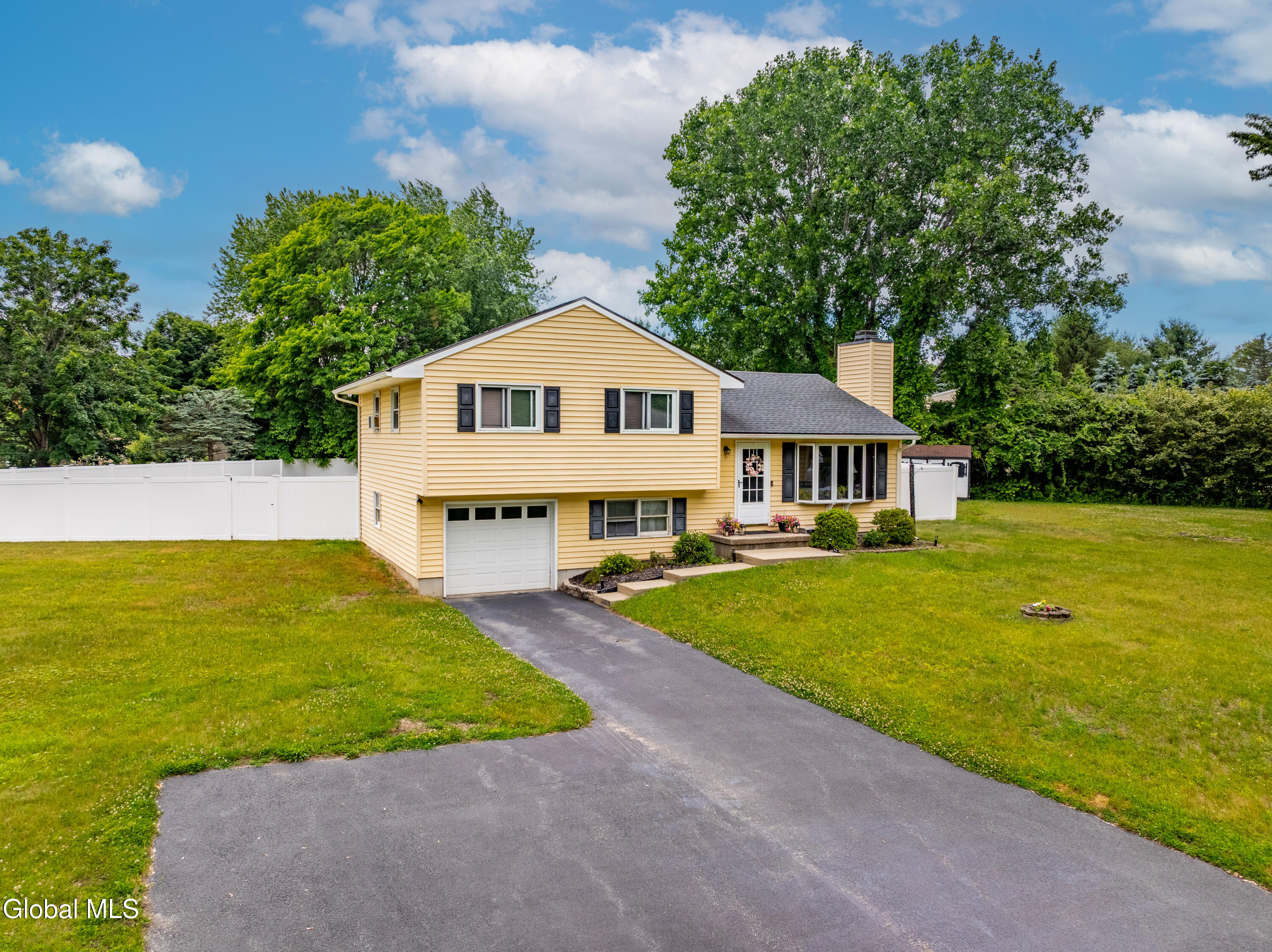 63 Rossman Circle Hudson NY 12534