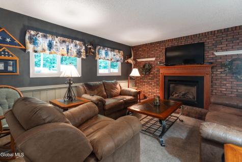 43 Algonquin Road Halfmoon NY 12065