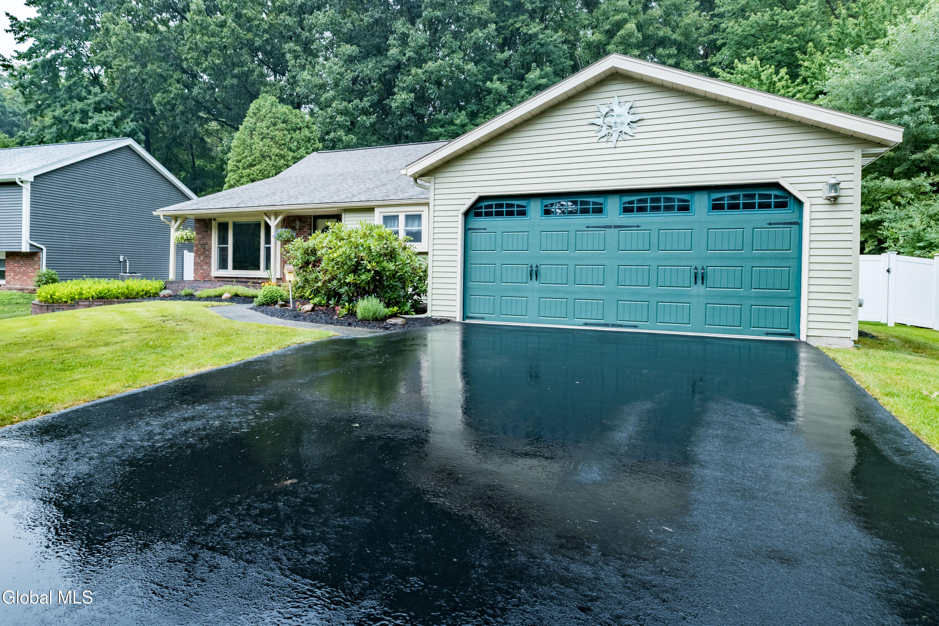 43 Algonquin Road Halfmoon NY 12065