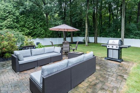 43 Algonquin Road Halfmoon NY 12065