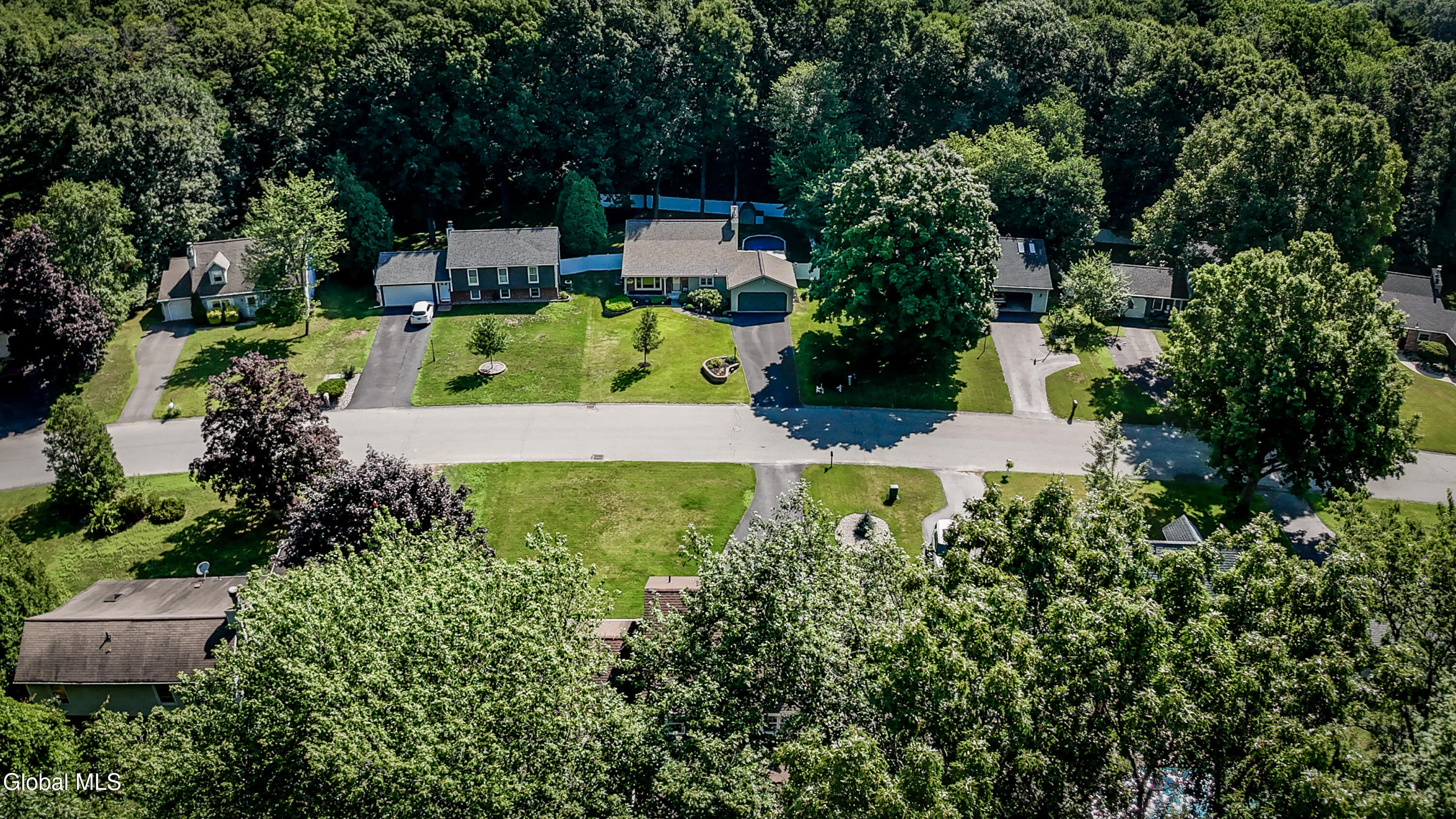 43 Algonquin Road Halfmoon NY 12065