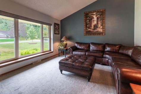 43 Algonquin Road Halfmoon NY 12065
