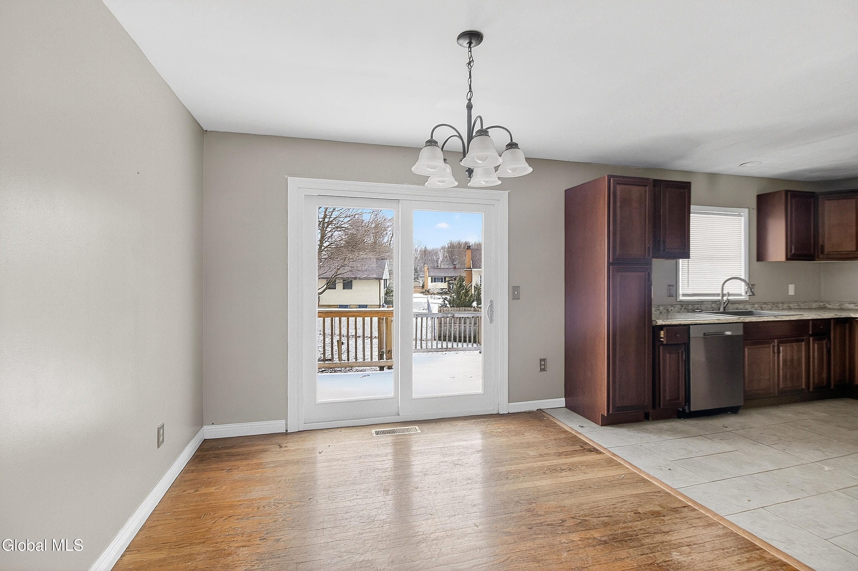 516 Woodburne Drive Utica NY 13502