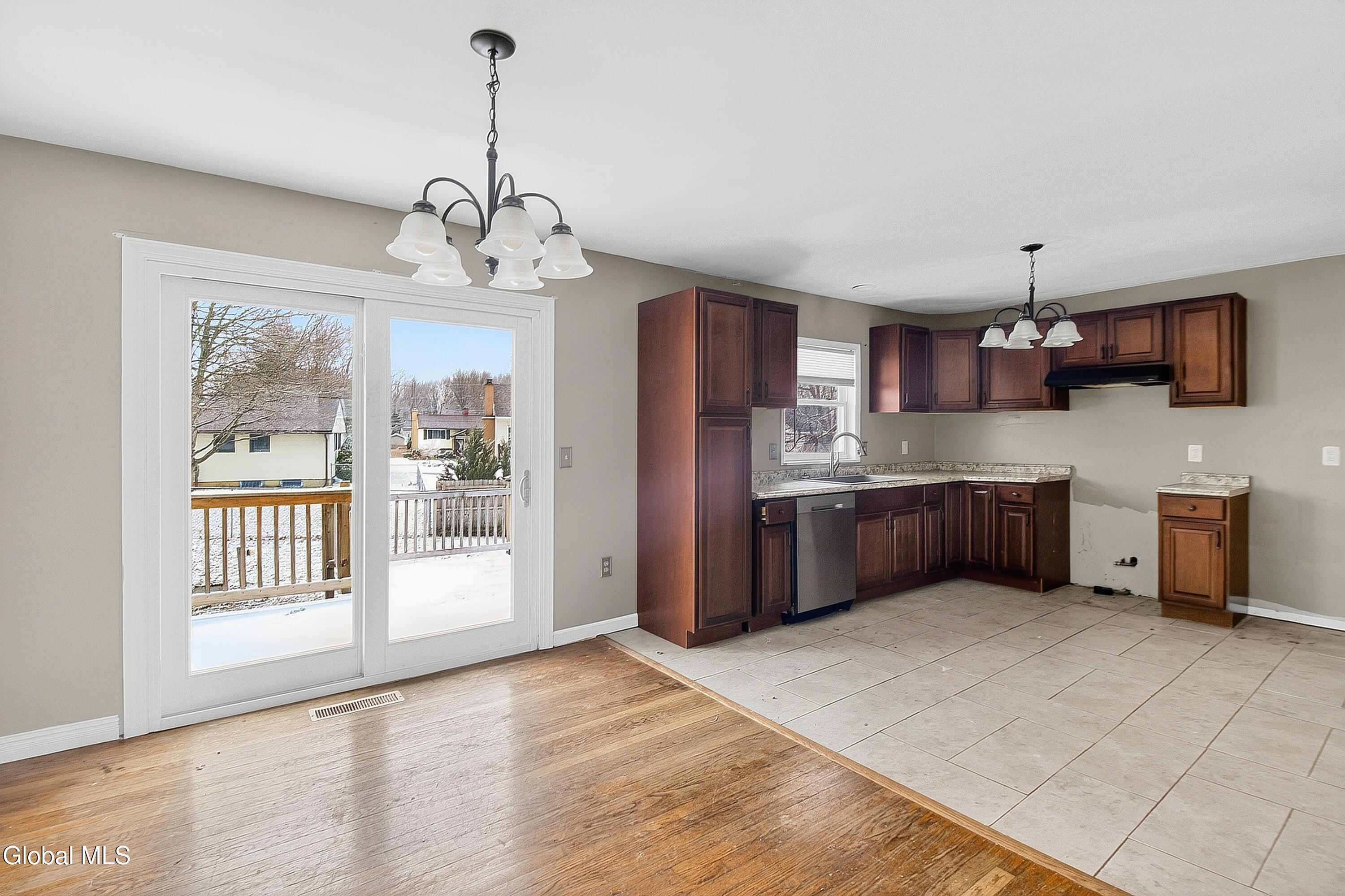 516 Woodburne Drive Utica NY 13502