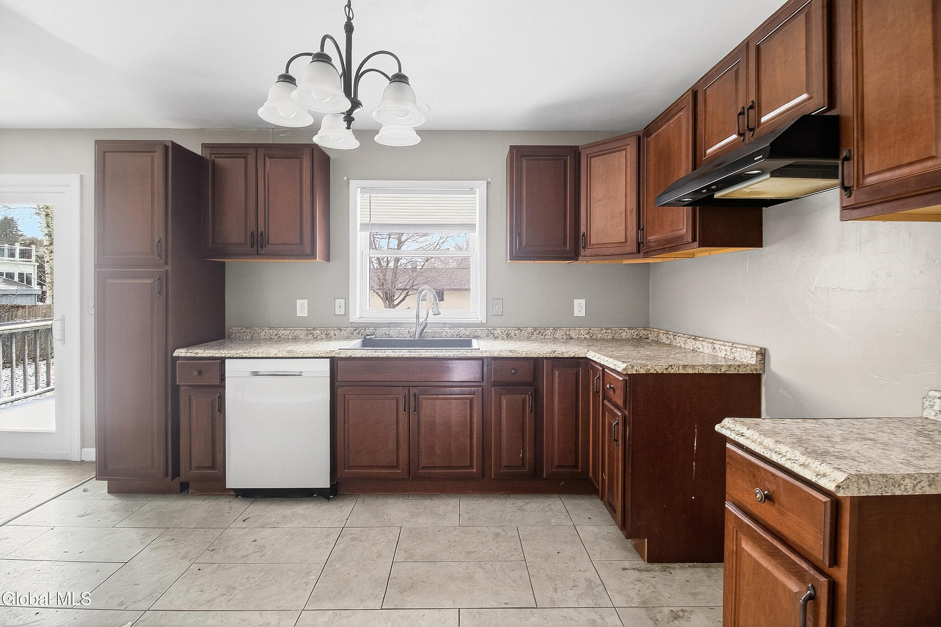 516 Woodburne Drive Utica NY 13502