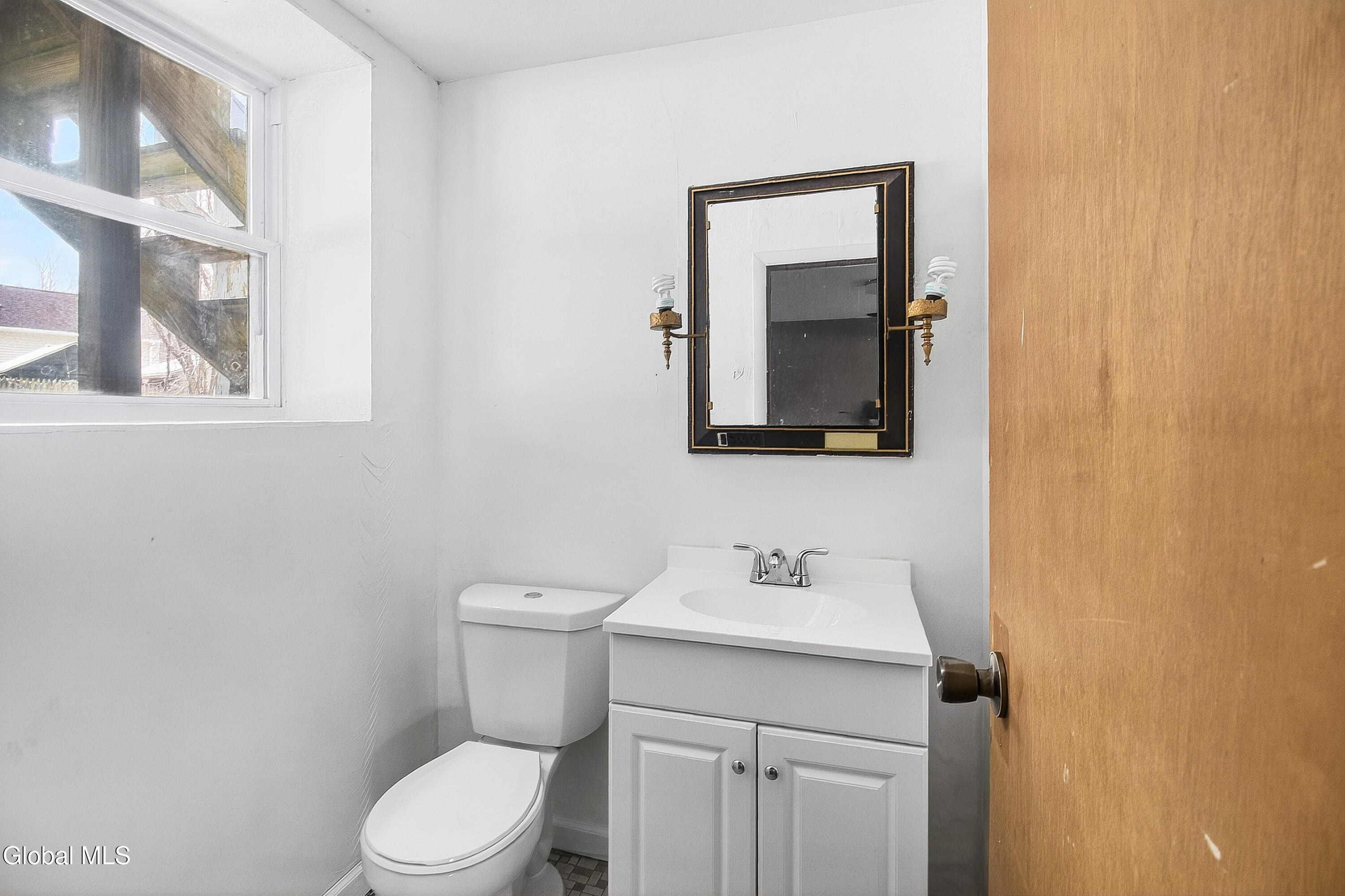 516 Woodburne Drive Utica NY 13502
