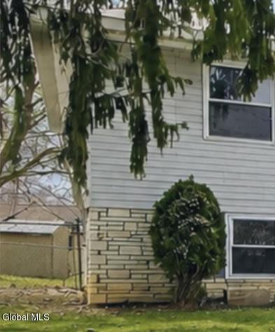 516 Woodburne Drive Utica NY 13502