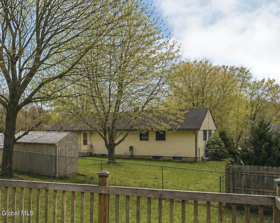 516 Woodburne Drive Utica NY 13502