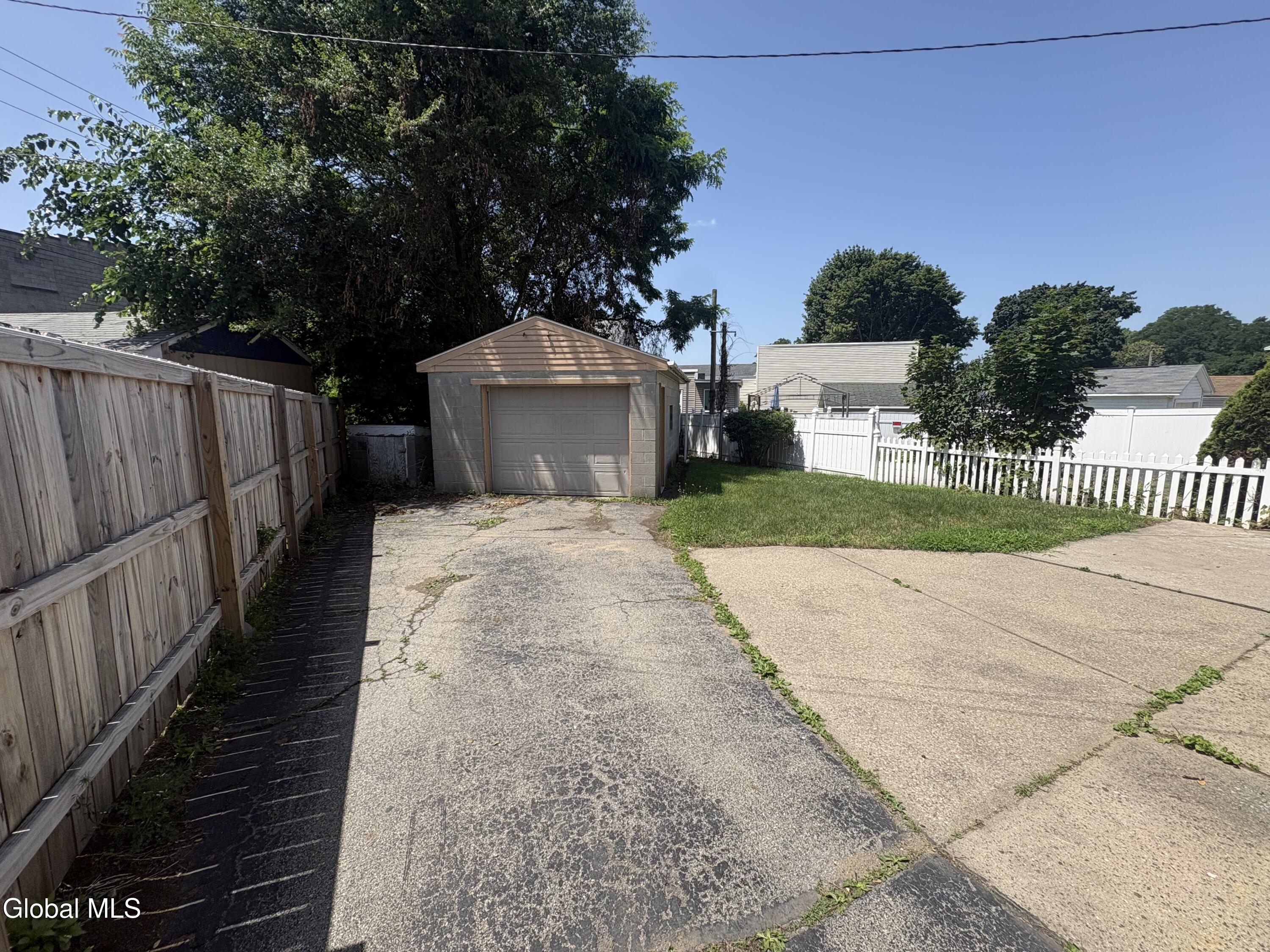 1614 Brower Street Schenectady NY 12303